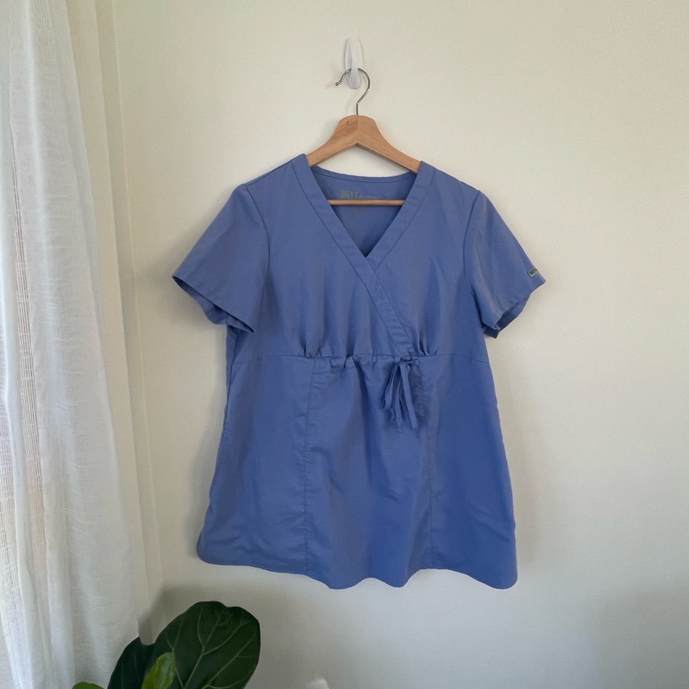 Maternity Grey's Anatomy Scrub Top - Size M - Picture 1 of 5